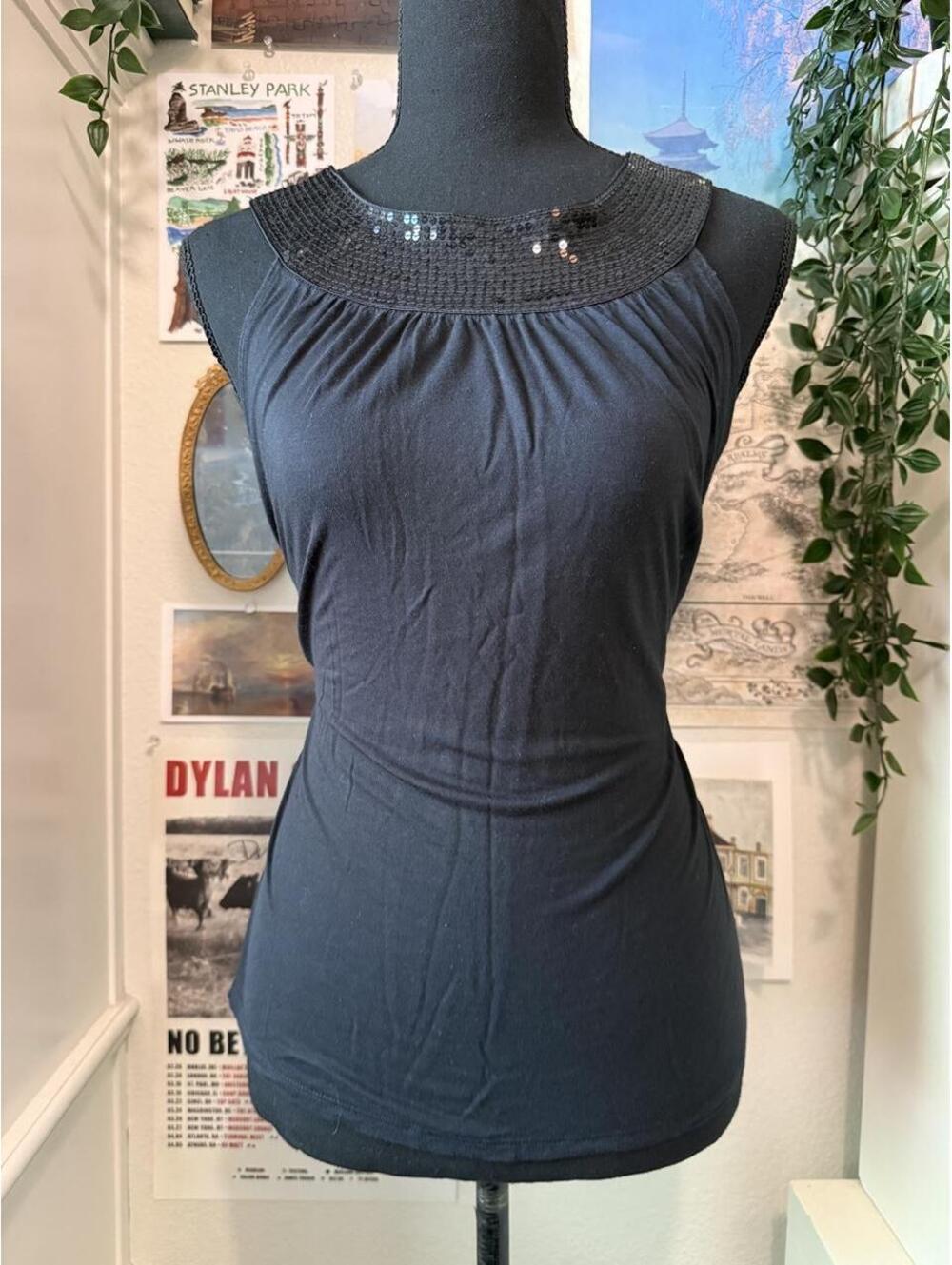Vintage Express Black Sequin Neckline Sleeveless Tunic Top